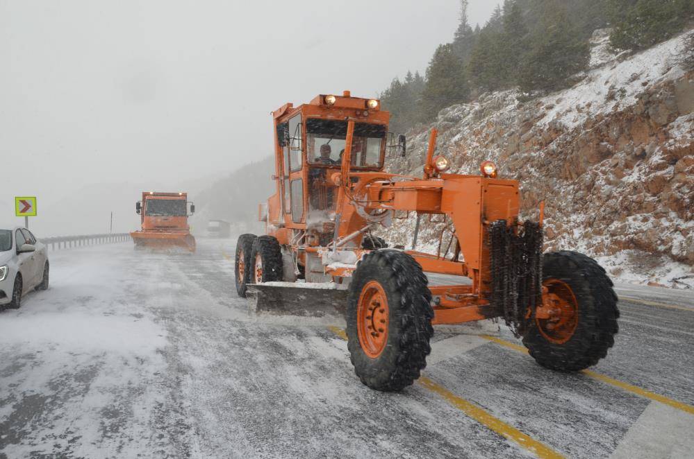 Konya - Antalya yolu Alacabel’de son durum 5